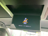 【フリップダウンモニター】大画面モニターで後席でもエンタメをお楽しみいただけます。小さなお子様にも大人気の装備です♪