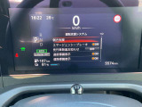 見やすいメーターまわりがドライブをサポート致します。