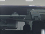 ドライブレコーダー装備:車の走行中の主に外観を中心に記録する撮影機材です!交通事故発生時の責任の所在を明確にしたり、観光等を記録するのにも役立ちます!