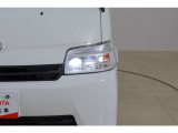 LEDヘッドライトで、明るさはもちろん省エネで環境にも優しく、夜間走行時やトンネルでも大活躍します!