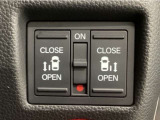 【両側パワースライドドア】両側がパワースライドドアになっており、運転席のスイッチやスマートキーでも開閉が可能です!開口部も広いので乗り降りも楽々♪