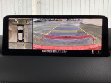 狭い場所での駐車やすれ違いなどでより的確な運転操作に役立つ360&deg;ビューモニターが装備されています。