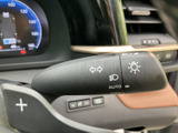 操作しやすい位置に配置されたウインカーレバー。スムーズな操作で、安全な車線変更をサポートします。直感的な操作性で、運転に集中できます。
