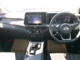 操作しやすい運転席廻り!操作パネルも使いやすい!!ドライブが楽しくなります!