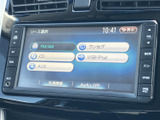 ラジオやCD、USBなど、お好みの音楽ソースを選べます。クリアな音質で、車内での音楽鑑賞をお楽しみください。