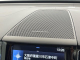 【harman kardon】ハーマンカードンのHi-Fiスペシャリストと共に、モデル別に開発・設計された専用チューニングが臨場感溢れる音響空間を実現しています。