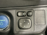 狭い駐車場で便利な電動格納ドアミラーが付いています。