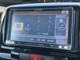 お気に入りの音楽やラジオをクリアな音質で。様々なメディアに対応し、車内でのエンターテイメントを充実させてくれます。