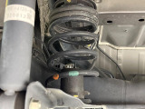 お車を安心してお乗りいただく為には、足回りの定期点検が欠かせません。サービスサポート(有償保証)では無料点検もご提供しており、安心のカーライフをお過ごしいただけるサポート体制が整っています。