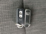 スマートキーでドアの施錠・解錠もスムーズ。快適なカーライフをサポートします。