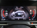 12.3インチ統合型インターフェースディスプレイ。モーターへ発電していく様子も見れるメーター類。ハンドル左側のスイッチで表示切替や設定が出来ます。