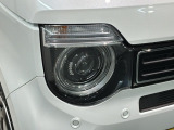 LEDヘッドライトは、点灯の瞬間から最大光量を発揮し、突然暗くなるトンネルなどでの安定感を高めます。