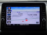 【ナビ】メモリーナビ(MM321D-L)付きです。目的地を設定すれば初めての場所でも簡単に行くことができます。もちろん音楽だって聴けちゃいます♪