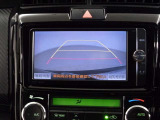 バックガイドモニターで、後方を確認しながら安心して駐車することができます。運転初心者も熟練者も必須の機能ですよ!