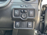 各種、多機能なスイッチが、運転席右側に配置されております。