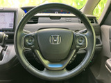 握りやすいステアリングで、快適なドライビングを実現。操作性にも優れ、運転の楽しさを引き出します。確実なハンドリングが可能です。