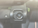 【ドライブレコーダー】安心・安全なカーライフに必須のドライブレコーダーを装備!走行中はもちろん、あおり運転や事故に遭遇した際の状況も映像で記録し、万一のリスクに備えます。