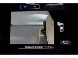 左ドアミラーにサイドビューカメラを搭載。バック時にカメラの映像が表示されます。運転席から死角になる場所ですので、小さなお子様などが隠れていても安心です。