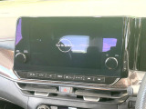【メーカー純正9型ナビ】インテリアに溶け込むスタイリッシュな「専用設計」メーカーナビを装備♪視認性や操作性など基本性能にも優れ、より上質なカーライフをお楽しみいただけます。