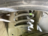 お車を安心してお乗りいただく為には、足回りの定期点検が欠かせません。サービスサポート(有償保証)では無料点検もご提供しており、安心のカーライフをお過ごしいただけるサポート体制が整っています。