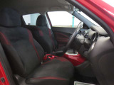 スタイリッシュなダークカラーの内装色がおしゃれです♪広々とした運転席周りで快適ですね☆もちろんルームクリーニング済みです!