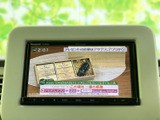 停車中にテレビや映像を楽しめるので、待ち時間も有効活用できます。長距離ドライブや休憩時に、リラックスした時間をお過ごしください。