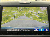後方確認をサポートするモニター。安全な運転をサポートし、駐車時の不安を軽減します。運転に集中できる環境を整えます。
