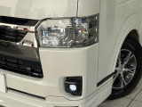 【LEDヘッドライト】悪天候や夜間走行時も良好な視界を確保し安心して運転できる高輝度LEDヘッドライトを装備!点灯速度が早く、消費電力も抑えられています。