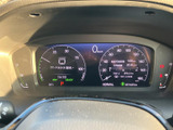 視認性の高いメーター類が、運転に必要な情報を的確に伝えます。洗練されたデザインで、運転するたびに心地よい気分になりますね。