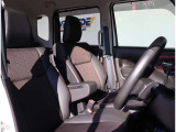 自社工場を3拠点完備しております。重整備やカスタムを始め、ご購入後のお車のメンテナンスも弊社にお任せください。