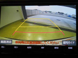 バックガイドモニターで、後方を確認しながら安心して駐車することができます。運転初心者も熟練者も必須の機能ですよ!