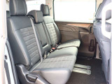 お車選びをお楽しみ頂けるよう、在庫車の展示スペースを十分に確保しております。
