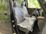 広々とした室内空間で快適なドライブを。座り心地の良いシートが、長距離運転でも疲れを軽減します。
