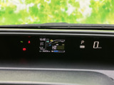 視認性の高いメーター類で、運転に必要な情報を的確に把握できます。直感的な操作性で、運転に集中できる環境を提供します。安全運転をサポートします。