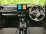 運転席からの視界は広く、前方確認がしやすいです。シンプルなデザインながらも、機能的な空間設計がされています。