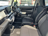運転しやすいポジションで、操作性も抜群です。スムーズなドライビングをサポートします。