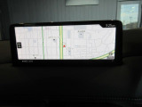 マツダコネクトの10.25インチワイドセンターディスプレイです。『Android Auto』『Apple CarPlay』や独自のコネクテッドサービスに対応したインターフェイスシステムです。