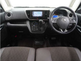 ◆インテリアパネル◆視界広々で非常に運転しやすくロングドライブでも疲れを感じさせないすっきりとまとまったインパネ周りです。