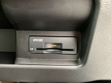 高速道路の料金所をスムーズに通過できるビルトインタイプのETC2.0車載器です。