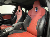 長時間の運転でも疲れにくく、オーナー様の事だけを考えて作成したBMWならではのとっておきのシートです。
