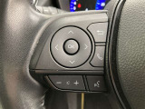 運転中、オーディオの操作をしてて、ハッとしたことはありませんか?ステアリングスイッチは、運転中でもハンドルでオーディオの操作が可能です。安全なドライブをサポートします。