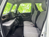 コンパクトな車体ながらも、3列目シートを確保。多様なニーズに対応できる使い勝手の良さが魅力です。