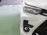 LEDヘッドライトは、点灯の瞬間から光量を発揮し、突然暗くなるトンネルなどでの安定感を高めます。