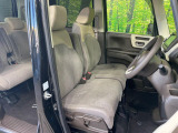 運転席シート廻りは使用感も少なく、良好な状態となっています。丁寧に使われていたことがよくわかりますね。