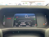 視認性の高いメーター類で、運転に必要な情報を的確に把握できます。運転に集中できる、シンプルで機能的なデザインです。
