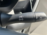 操作感の良いウインカーレバーは、スムーズな車線変更や右左折をサポート。直感的に操作できるので、運転に集中できます。