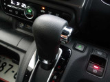 無段変速のCVT車です!発進から加速までアクセルを一定にして走ることにより、滑らかに走ります!