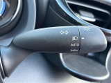 【 オートライト 】オートライトなのでライトの点け忘れを気にすることなく運転が出来ます♪