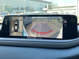 駐車時の安全性を高めるバックモニター。死角になりやすい後方を確認し、スムーズな駐車をサポートします。狭い場所でも安心です。