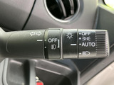 操作しやすいウインカーレバーで、安全な車線変更をサポートします。直感的な操作性で、運転に集中できます。